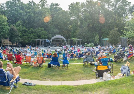 Heritage Amphitheatre Lawn 